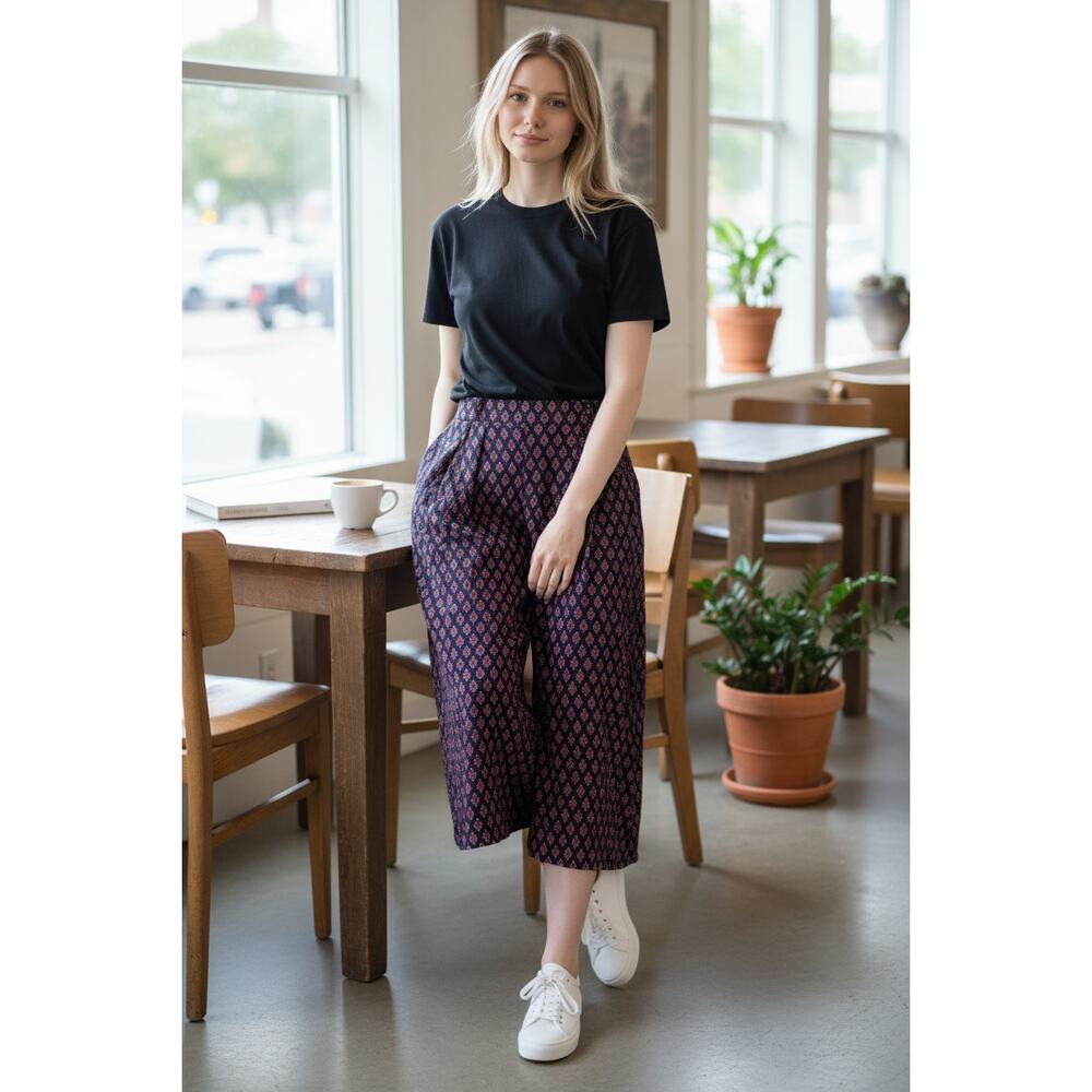 Abercrombie & Fitch Black Red Floral Culotte Pants Wide Leg Capri Pants Size S